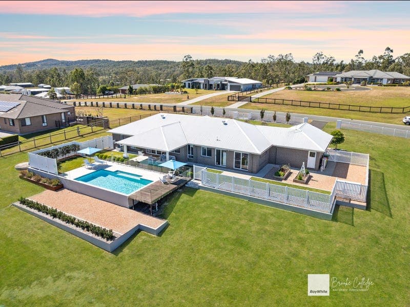 69-73 Weatherly Drive, Jimboomba — photo 1 of 5