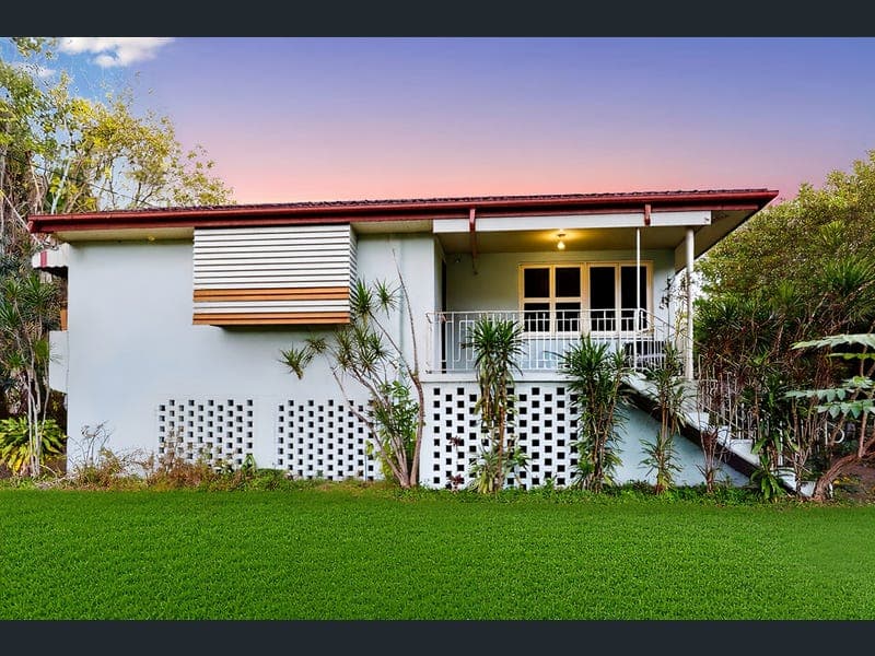 24 Goldfinch Street, Inala — photo 1 of 5