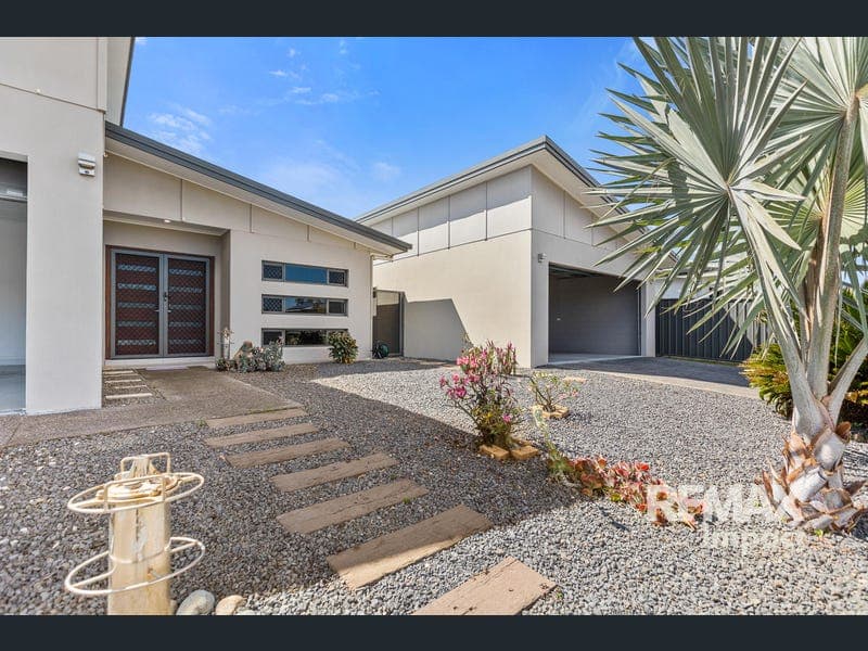 4 Mirrabook Avenue, Mareeba — photo 1 of 5