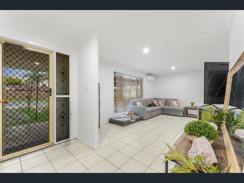 68 Moreton Street, Boronia Heights — photo 1 of 5