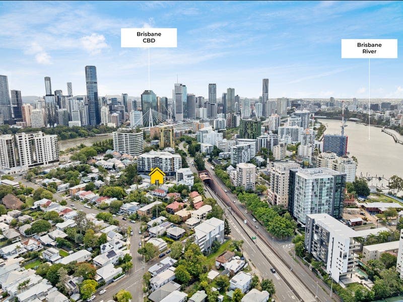 116 Pearson Street, Kangaroo Point — photo 1 of 5