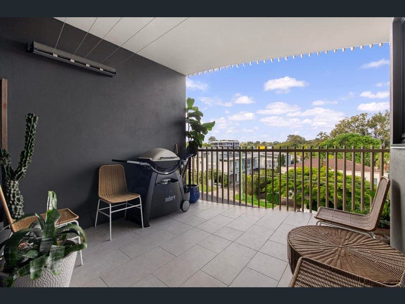 201/135 Eugaree Street, Southport — photo 1 of 5