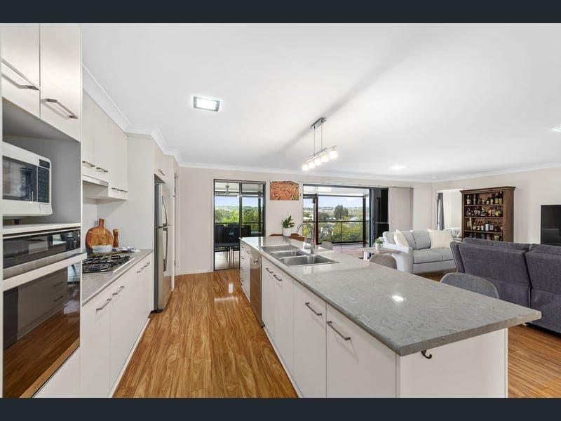6 Sawyers Court, Gowrie Junction — photo 1 of 5