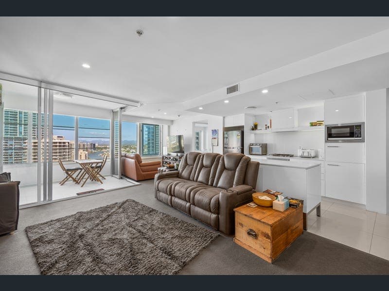 1406/9 Hamilton Avenue, Surfers Paradise — photo 1 of 5