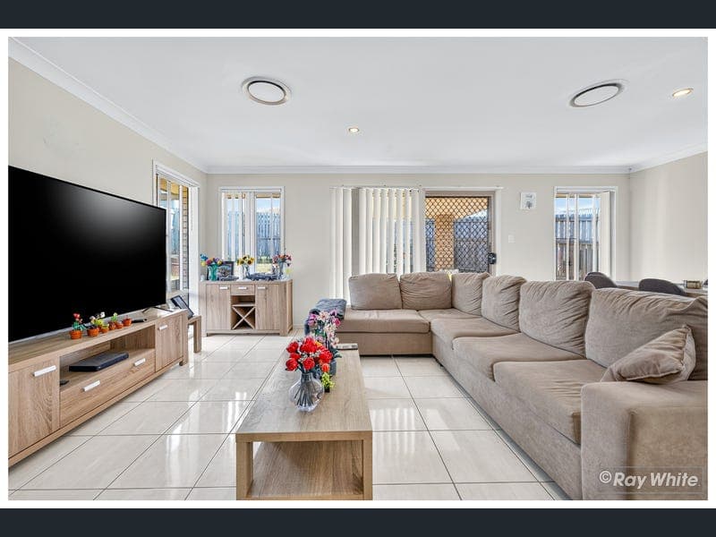 5 Leichhardt Drive, Gracemere — photo 1 of 5