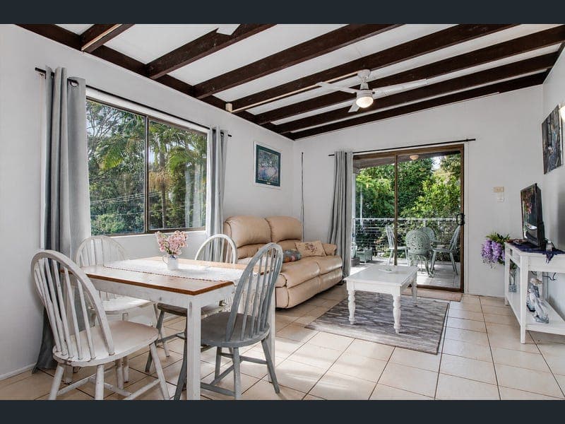 65 High Central Road, Macleay Island — photo 1 of 5