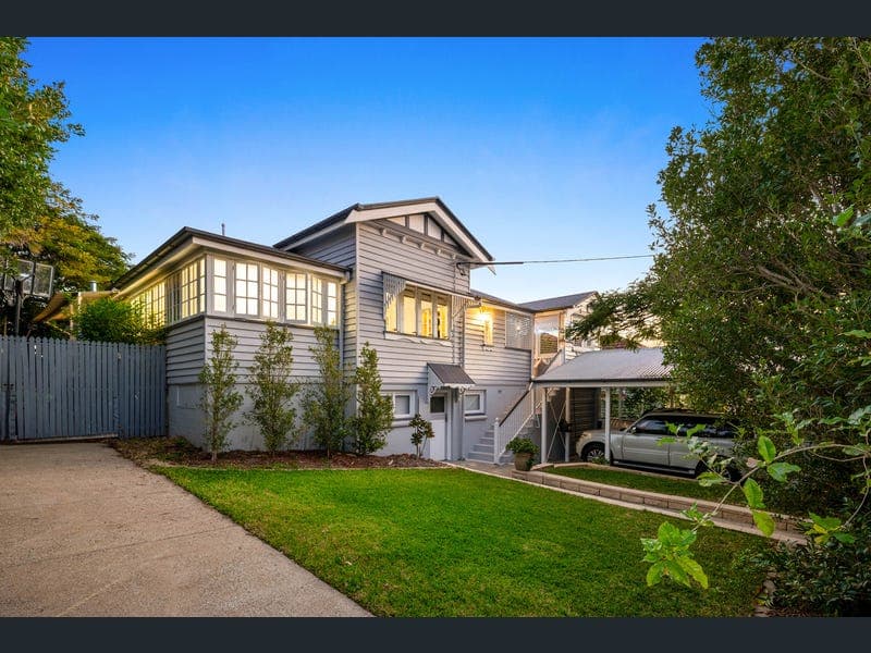 21 Halland Terrace, Camp Hill — photo 1 of 5