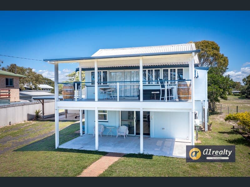 180 Esplanade, Woodgate — photo 1 of 5