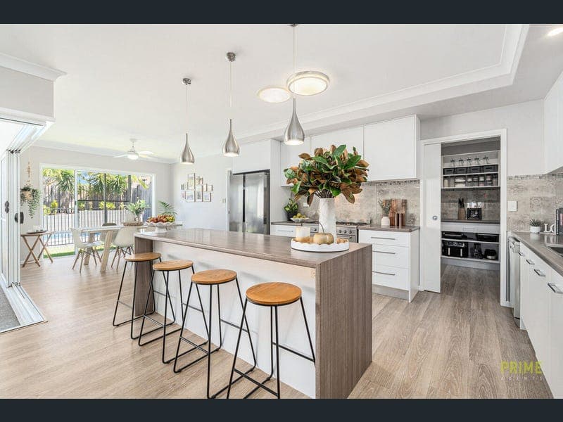 87 Bay Park Road, Wondunna — photo 1 of 5