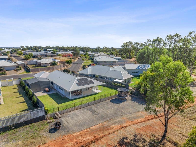 23 Canterbury Road, Emerald — photo 1 of 5