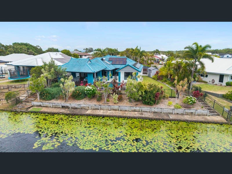 32 Wallaby Circuit, Pelican Waters — photo 1 of 5