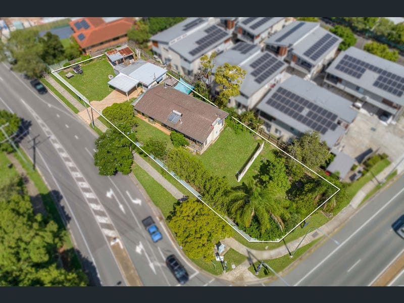 1 Daveson Road, Capalaba — photo 1 of 5