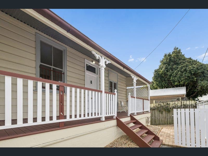 40 Rosa Street, Spring Hill — photo 1 of 5