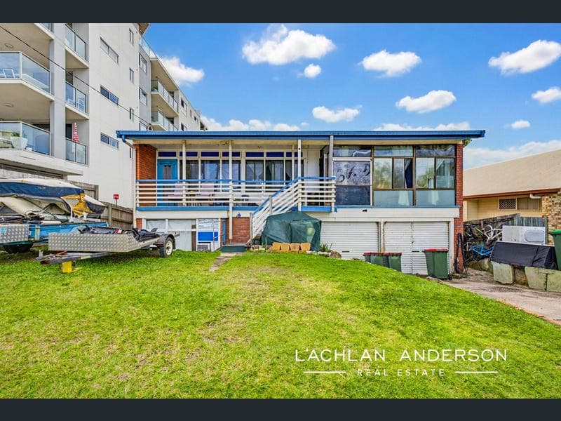 31 Saltair Street, Kings Beach — photo 1 of 5