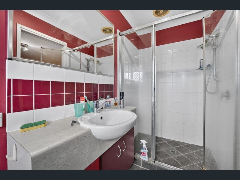 18 Swordgrass Court, Kallangur — photo 1 of 5