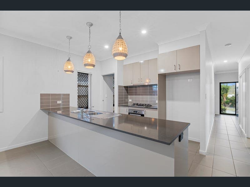13 Honeyeater Street, Bahrs Scrub — photo 1 of 5