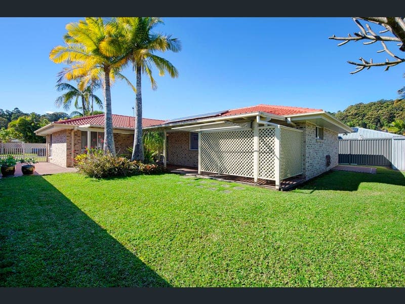 12 Gilchrist Drive, Currumbin Waters — photo 1 of 5