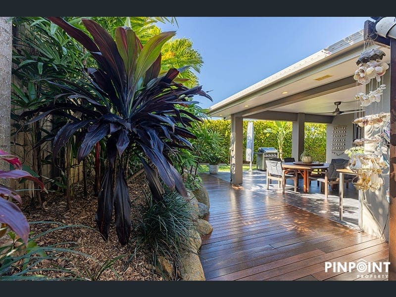13 Mcalary Drive, Blacks Beach — photo 1 of 5