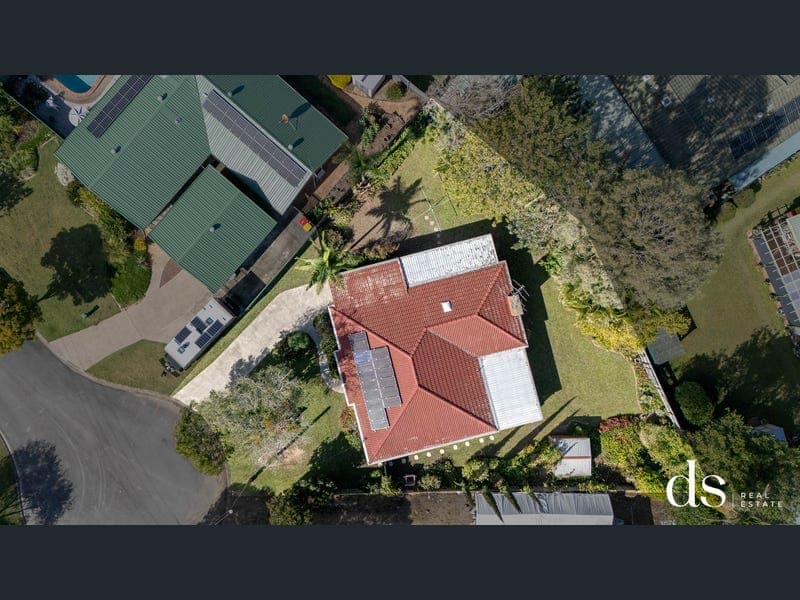 6 Langdon Lane, Bellmere — photo 1 of 5