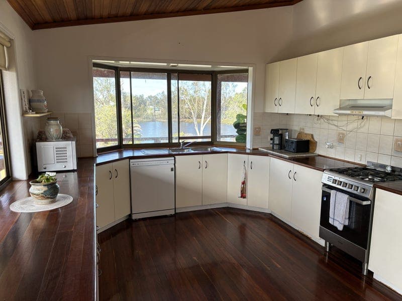 23 Lagoon St, Yelarbon — photo 1 of 5