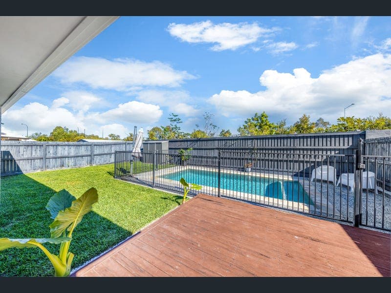 17 Russet Close, Caloundra West — photo 1 of 5