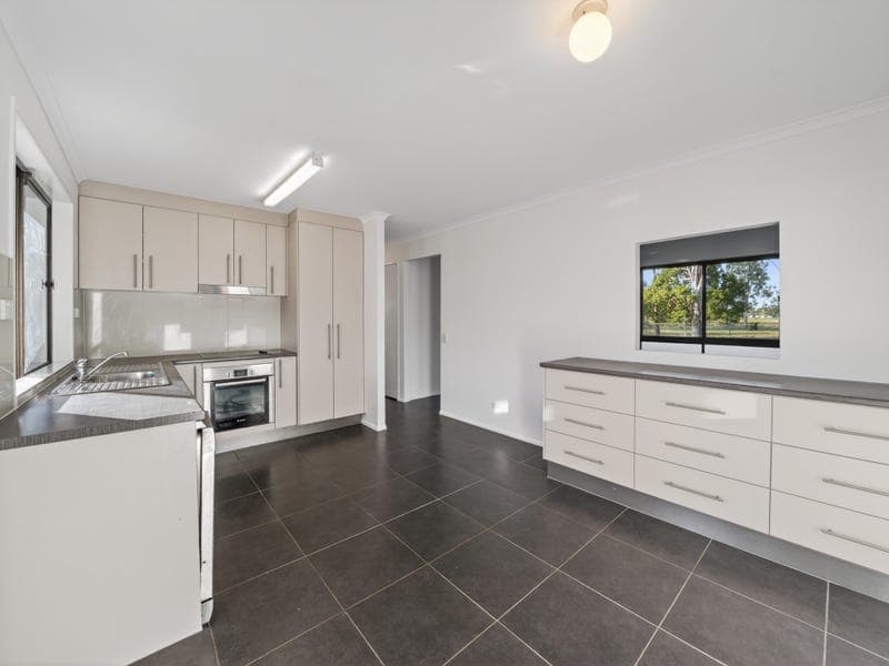 575 Bracken Ridge Road, Bald Hills — photo 1 of 5