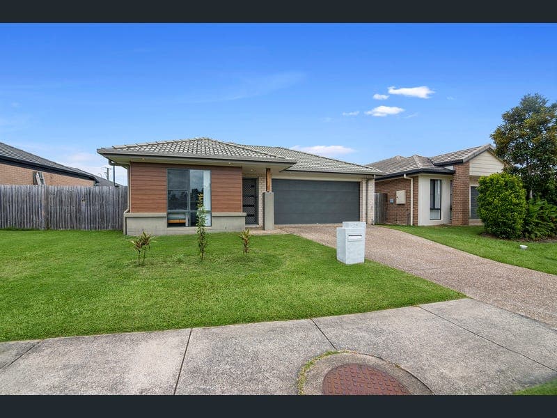 25 Lamont Street, Coomera — photo 1 of 5
