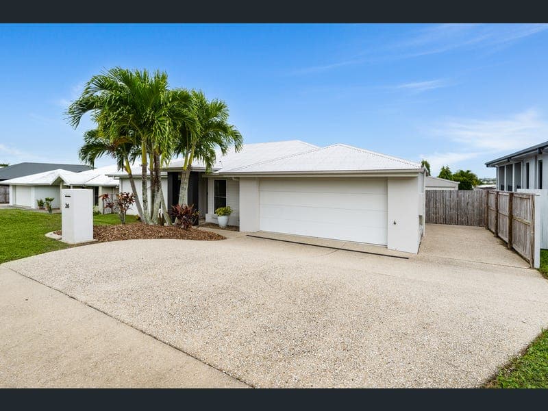 26 Kerrisdale Crescent, Beaconsfield — photo 1 of 5