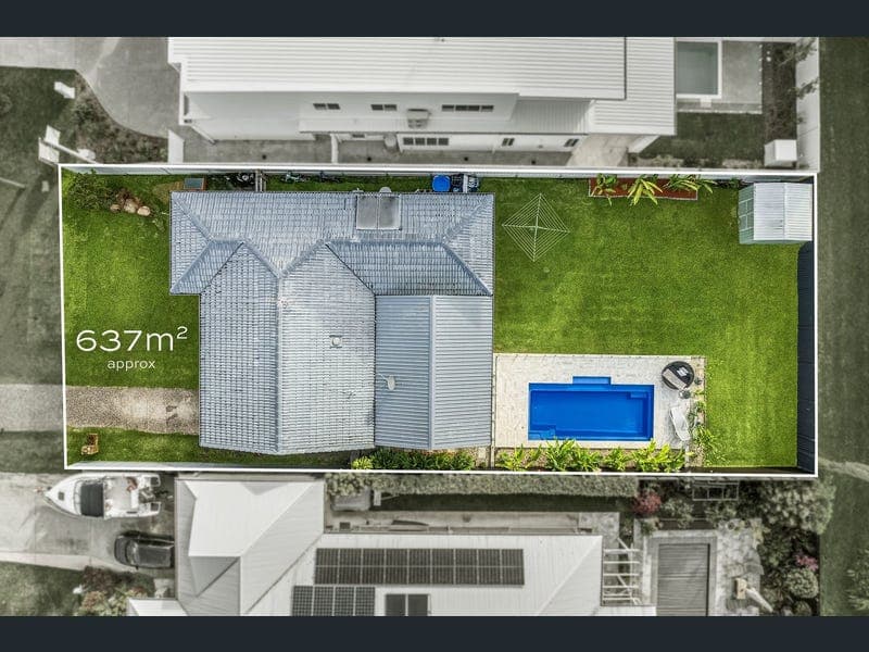16 Pandanus Avenue, Coolum Beach — photo 1 of 5