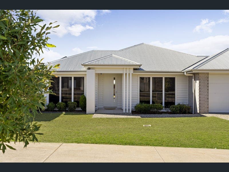 9 Carrigan Street, Kearneys Spring — photo 1 of 5