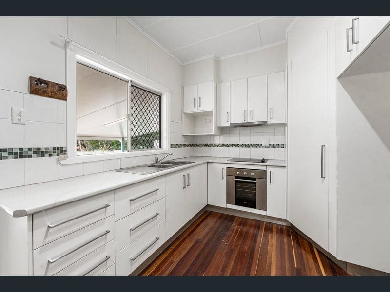 12 Short St, South Toowoomba — photo 1 of 5