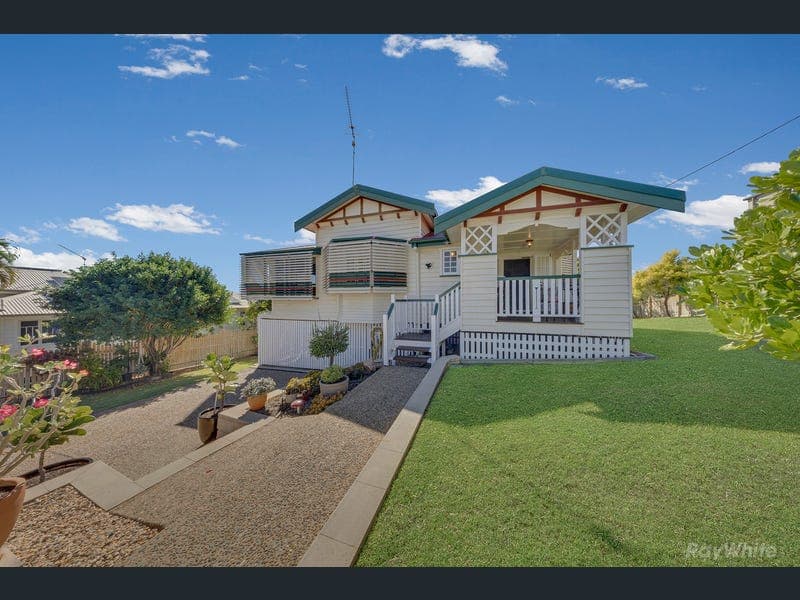 206 Goondoon Street, Gladstone Central — photo 1 of 5
