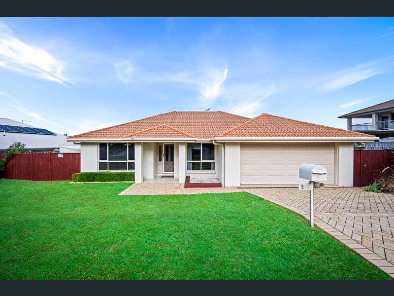 5 Amber Close, Mango Hill — photo 1 of 5