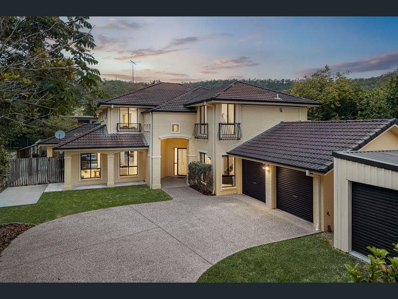 7 Wanora Street, Mitchelton — photo 1 of 5
