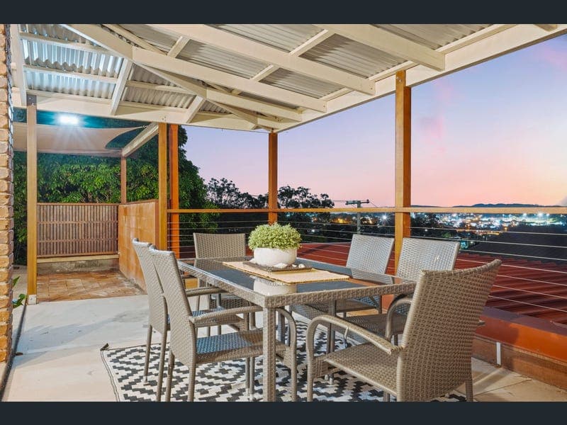 44 Ben Lexcen Court, Mount Warren Park — photo 1 of 5