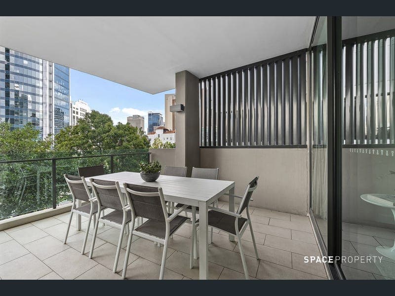 301/107 Astor Terrace, Spring Hill — photo 1 of 5