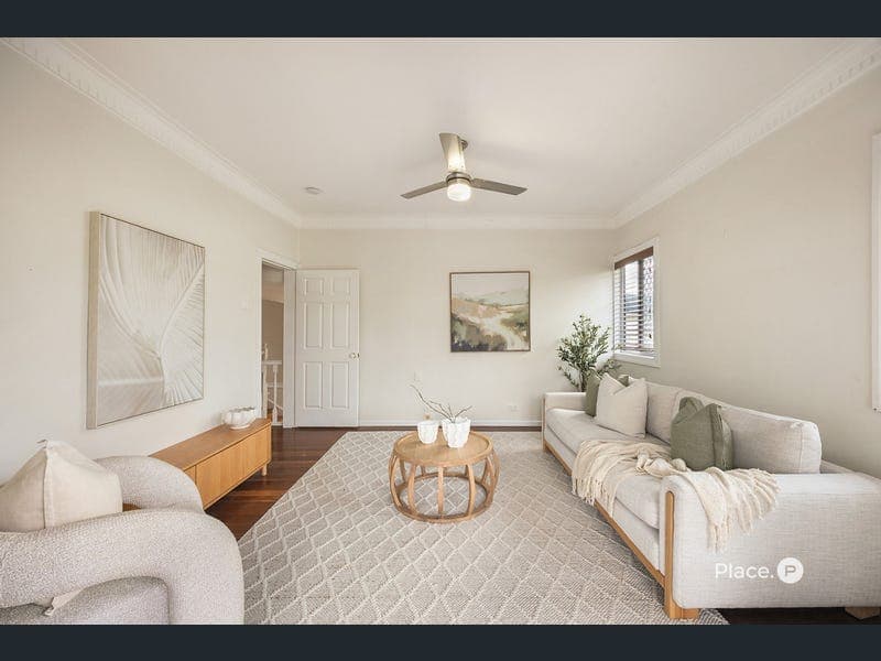 41 Bernecker Street, Carina — photo 1 of 5