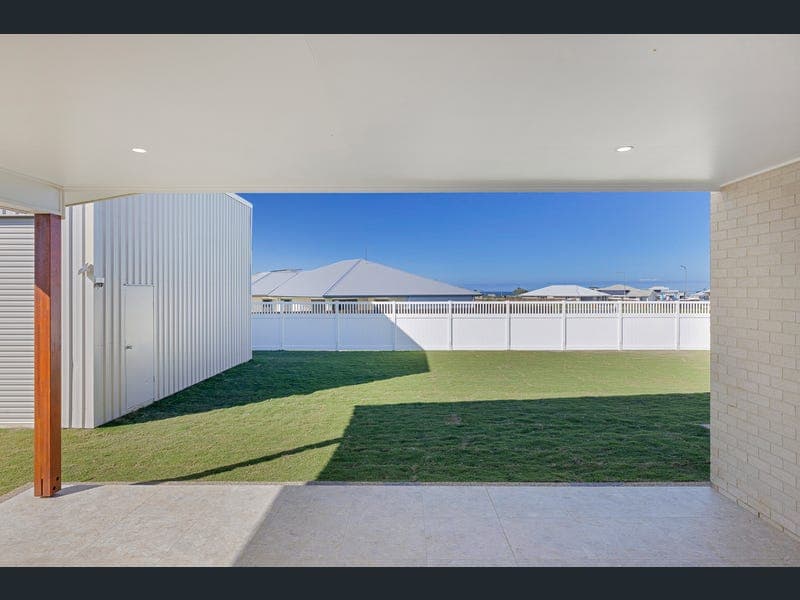 99 Logan Road, Innes Park — photo 1 of 5