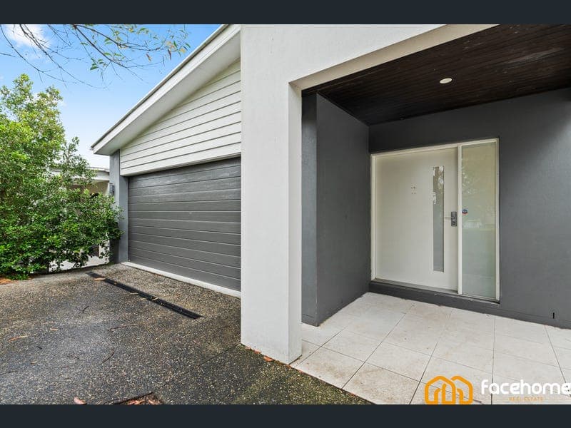 27 Emilia Street, Coomera — photo 1 of 5