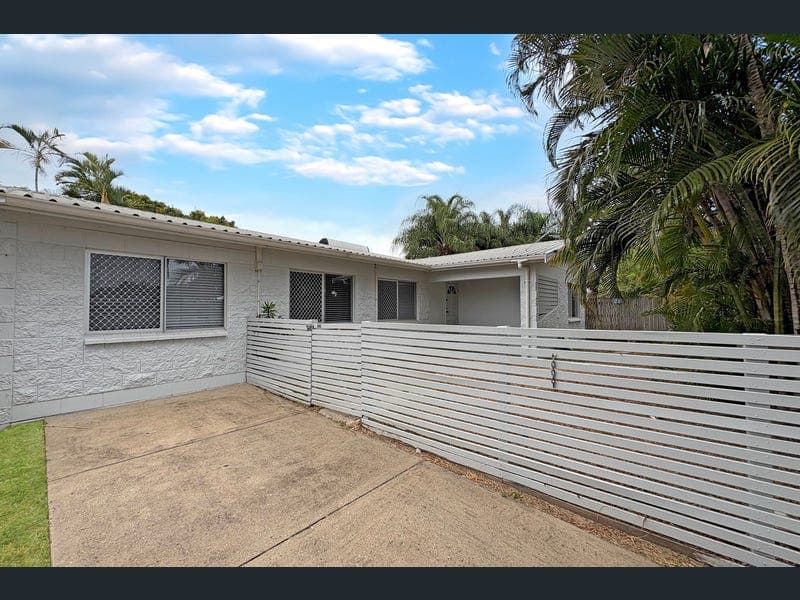12 Chantilly Court, Rasmussen — photo 1 of 5