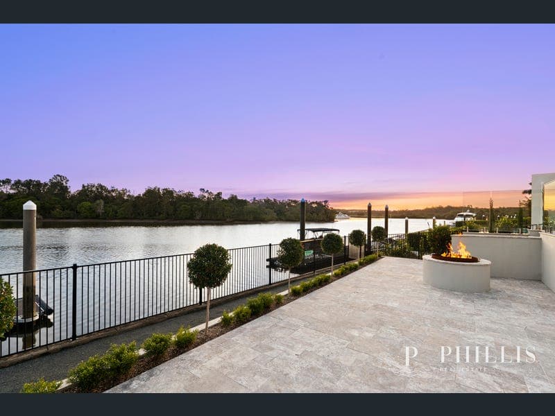 1673 Riverdale Drive, Hope Island — photo 1 of 5