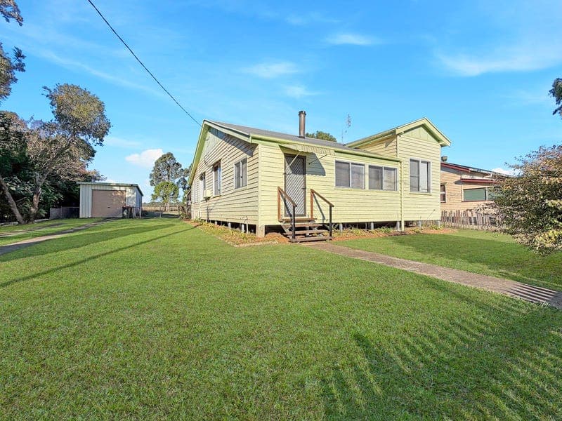 6 Gwen Street, Kingaroy — photo 1 of 5