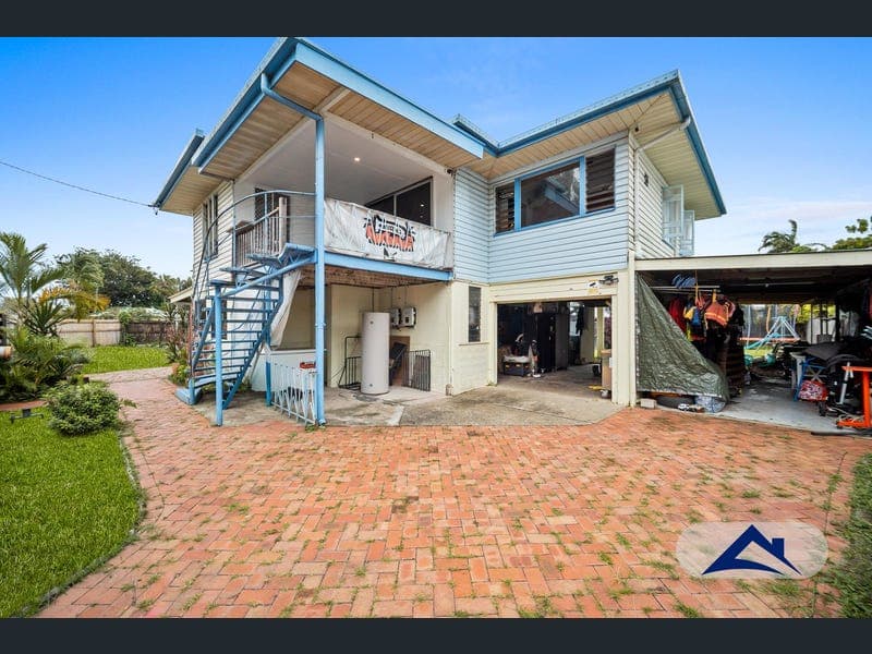 22 Boland Street, Westcourt — photo 1 of 5