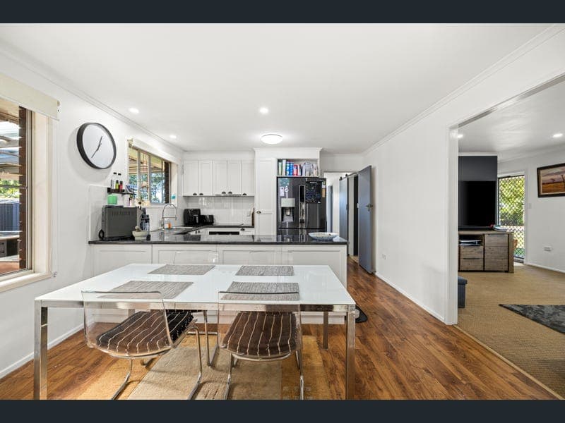 27 Clive Crescent, Darling Heights — photo 1 of 5