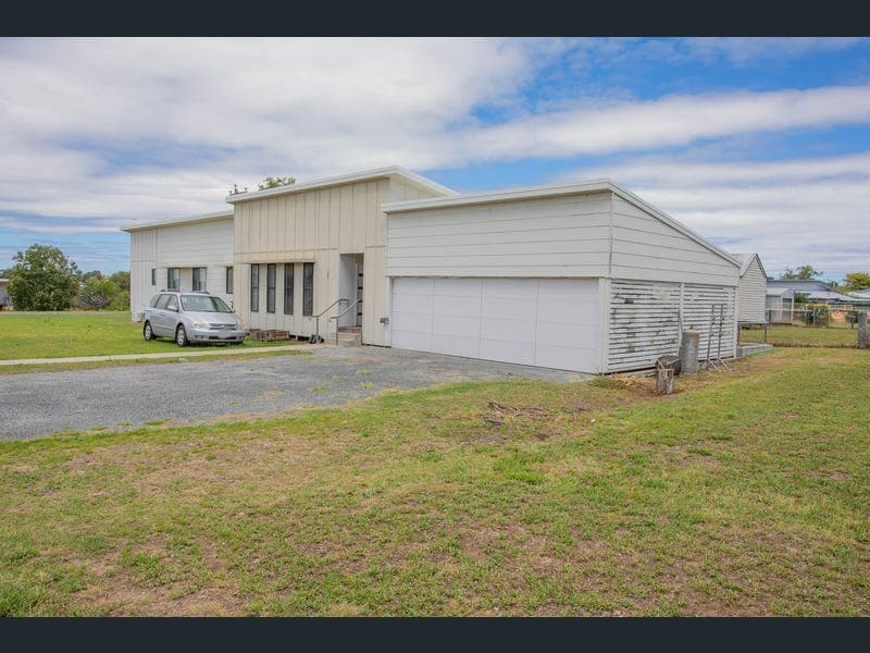 19 Weldon Street, Wandoan — photo 1 of 5