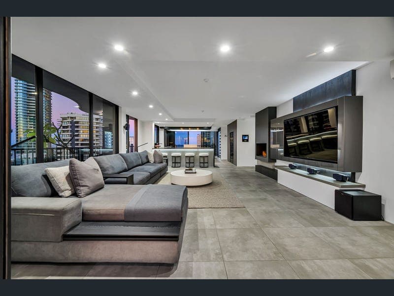 56/2940 Gold Coast Highway, Surfers Paradise — photo 1 of 5