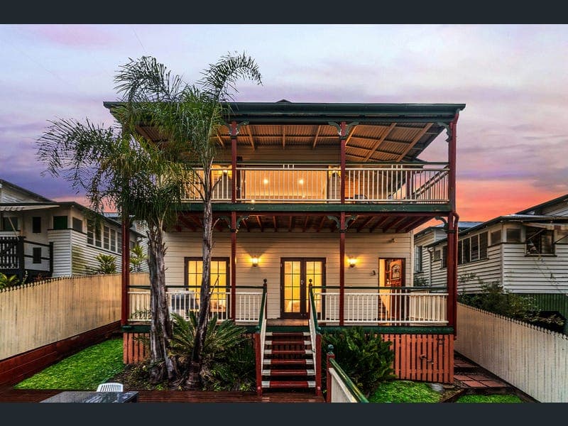 14 Crowther Street, West End — photo 1 of 5