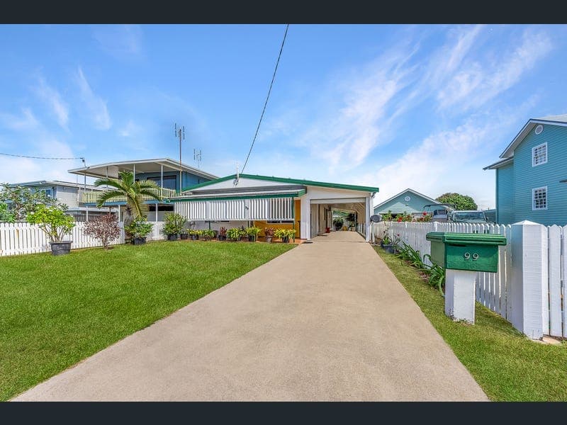 99 Queens Beach Esplanade, Bowen — photo 1 of 5