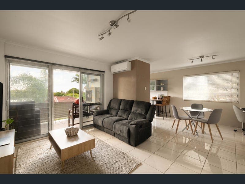 9/21 London Road, Clayfield — photo 1 of 5