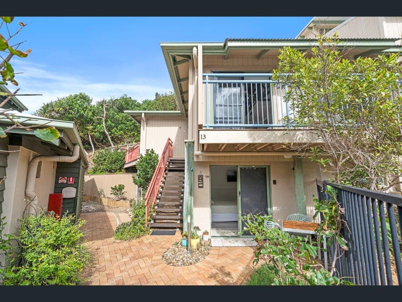 13/4-10 Kennedy Drive, Point Lookout — photo 1 of 5